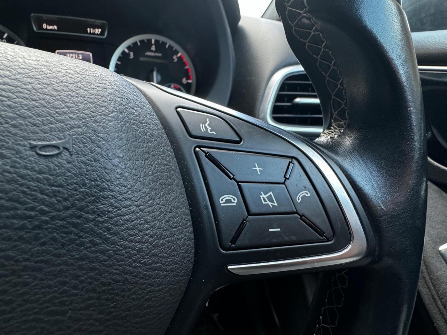 Infiniti Q30