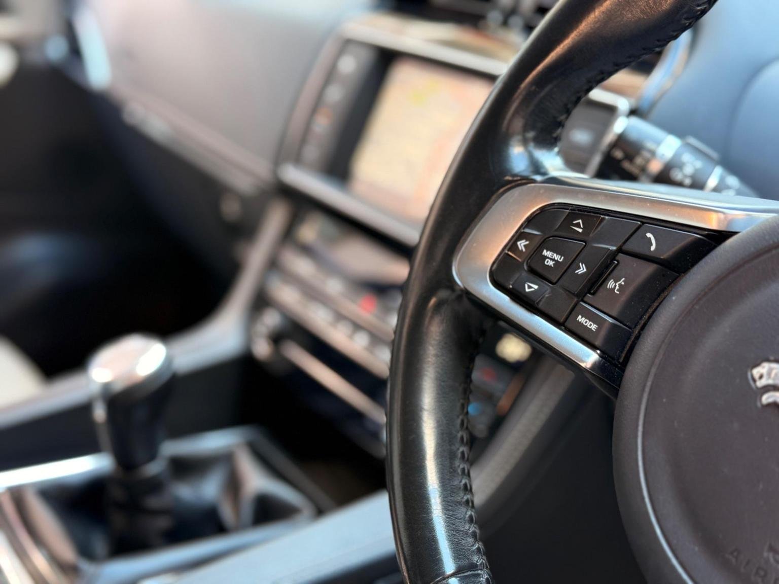 Jaguar F Pace