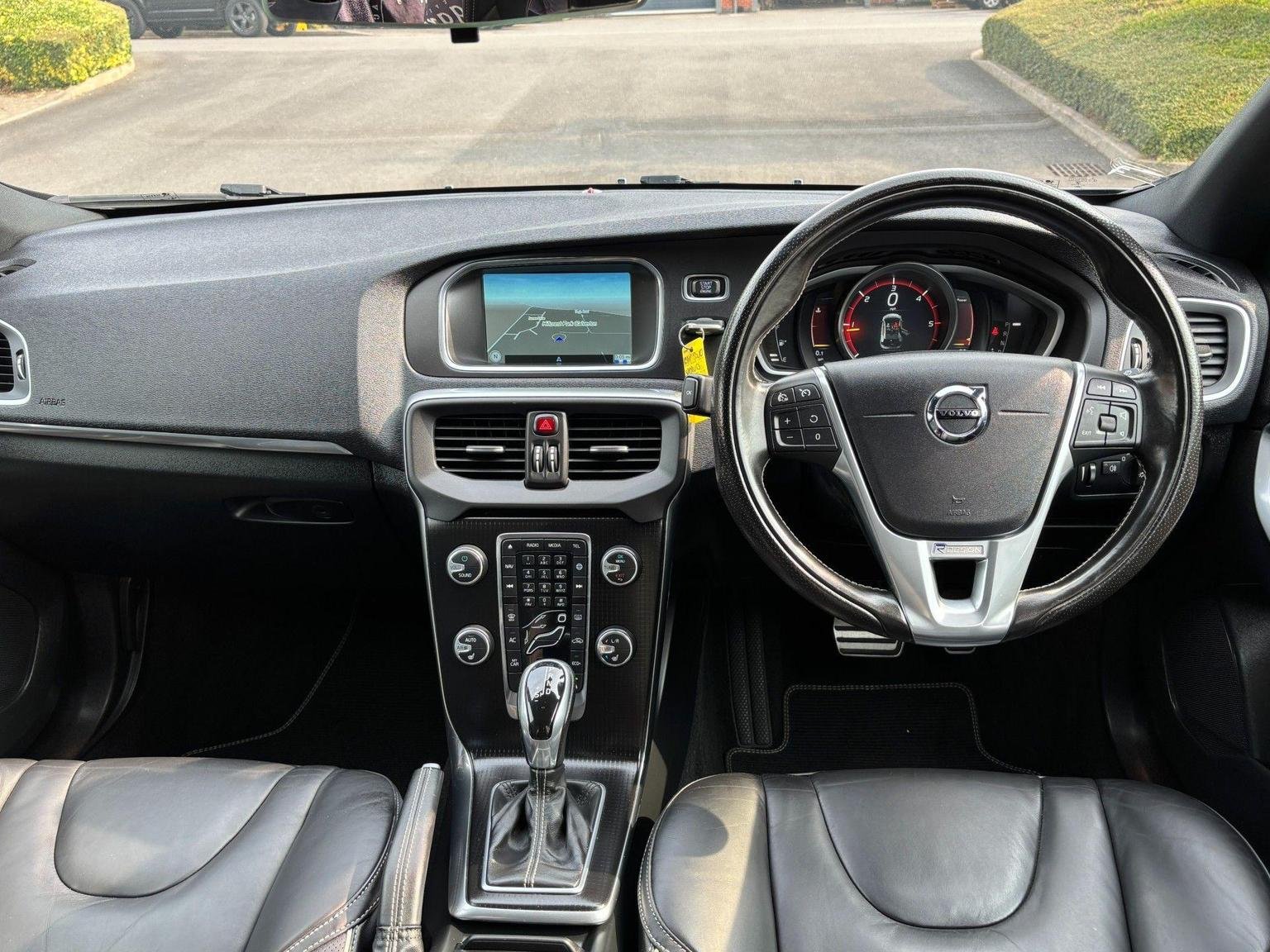 Volvo V40