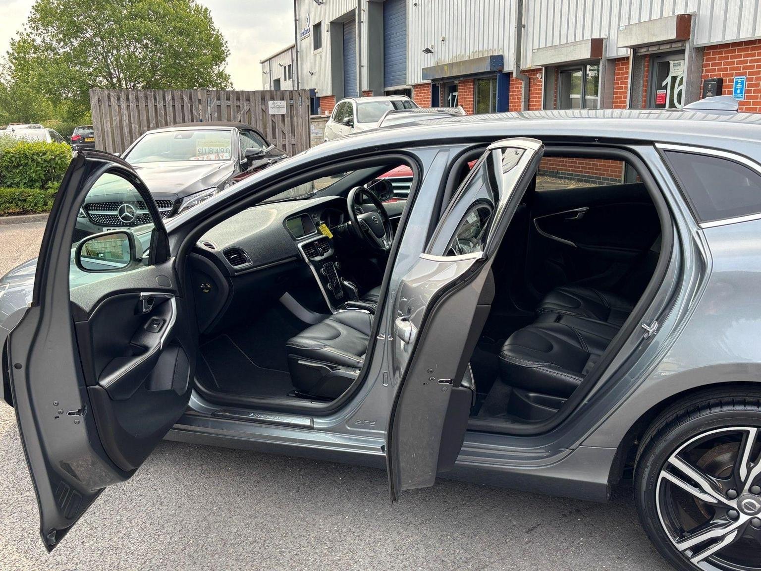 Volvo V40
