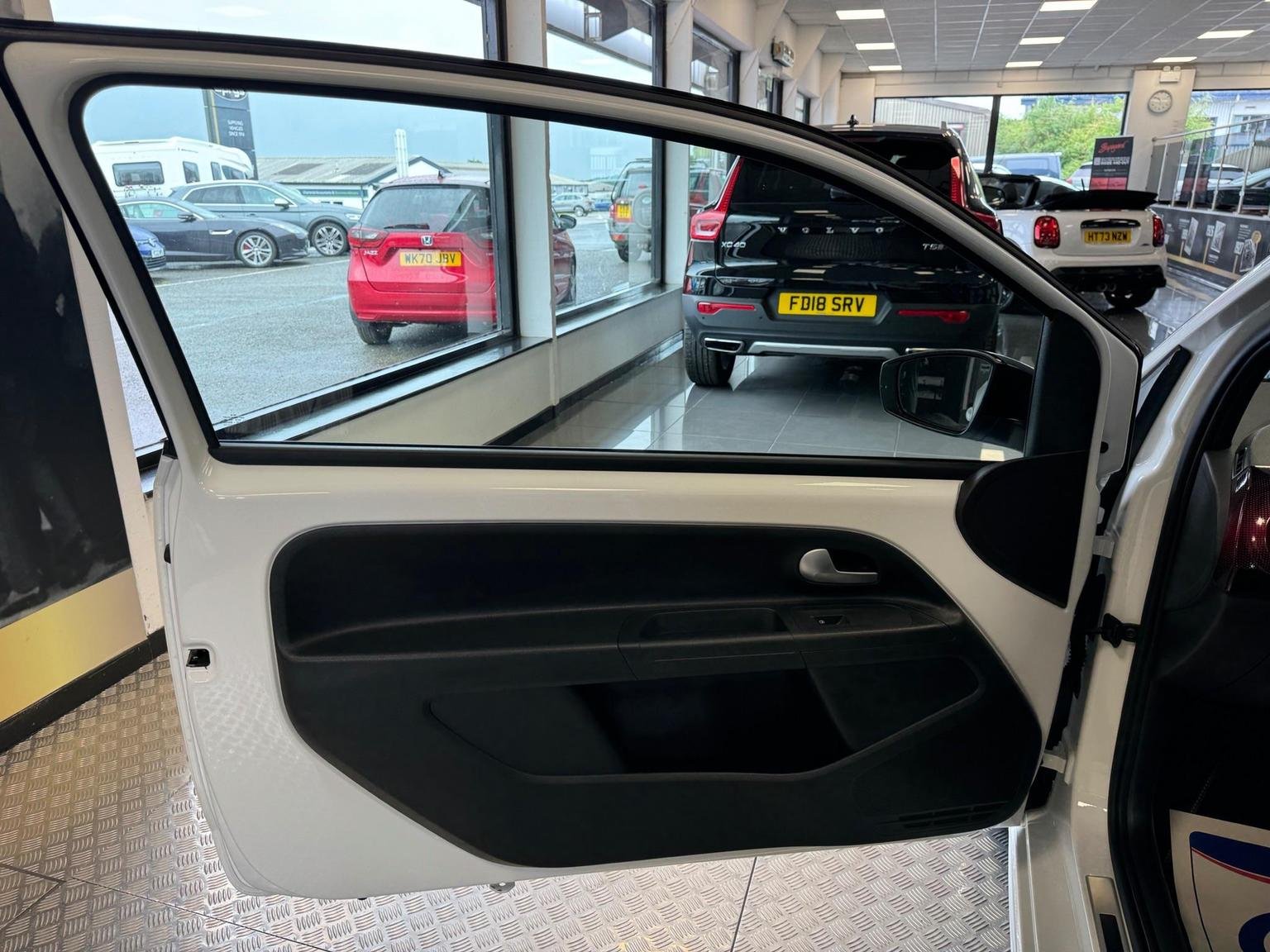 Volkswagen UP