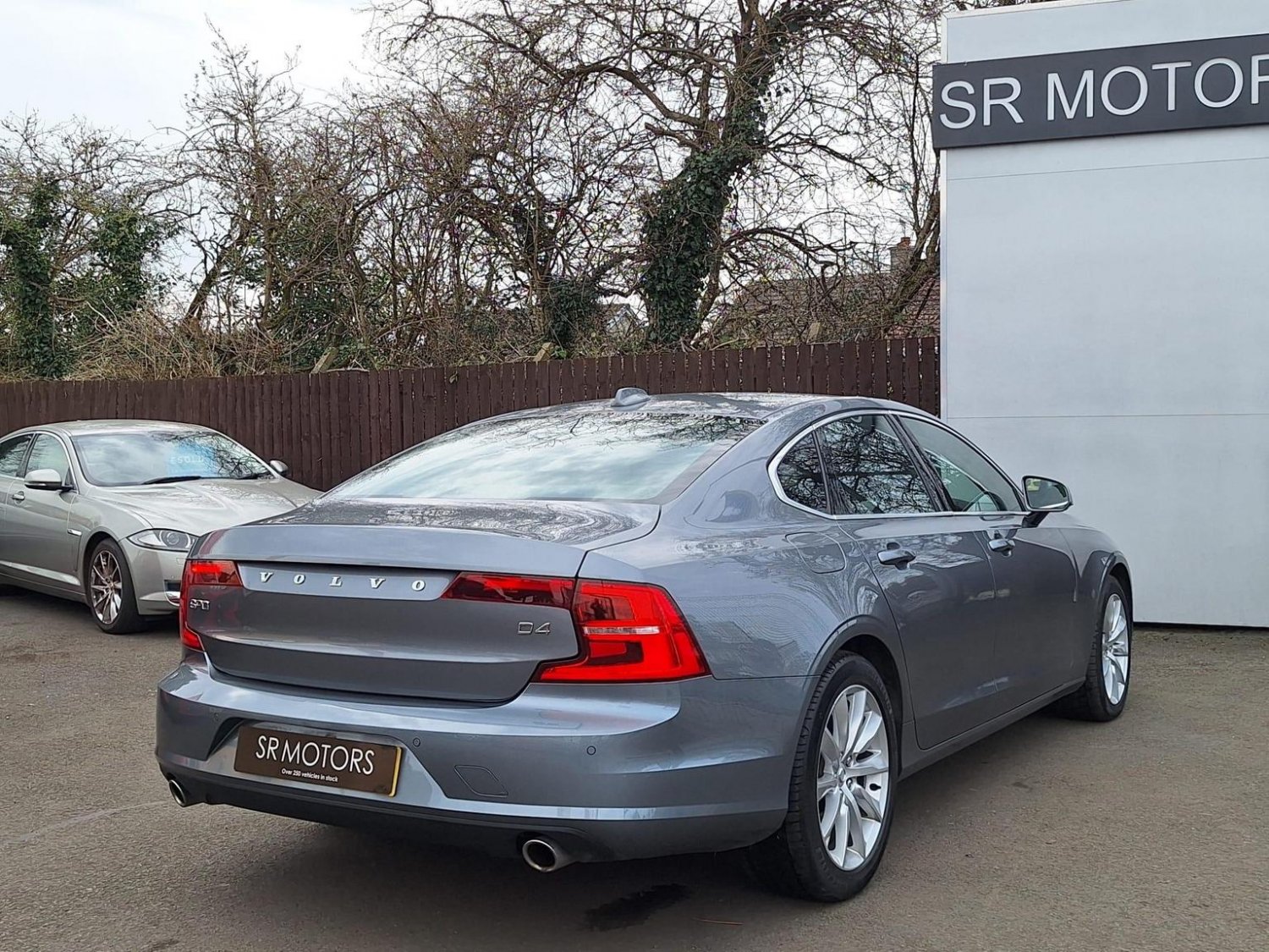 Volvo S90
