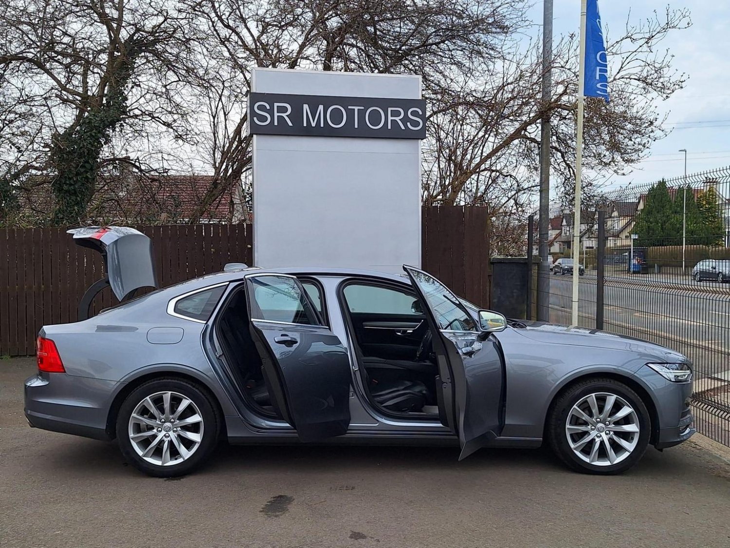 Volvo S90