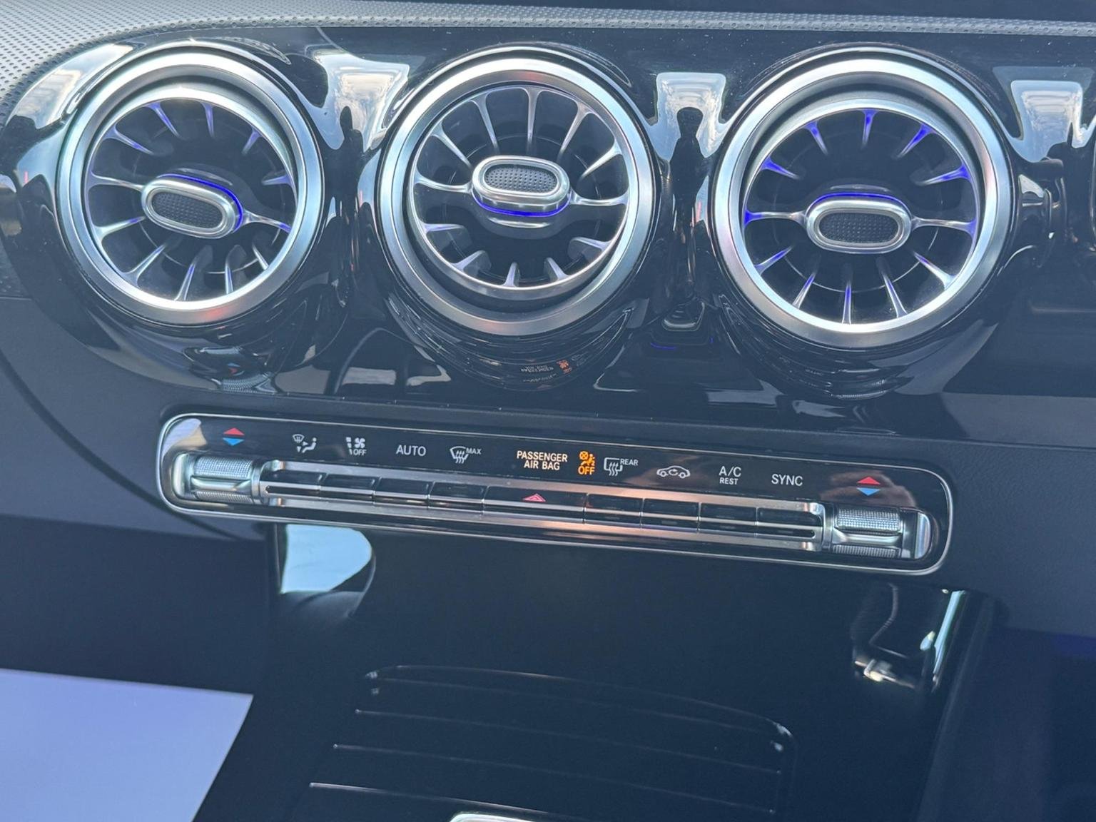 Mercedes Benz CLA