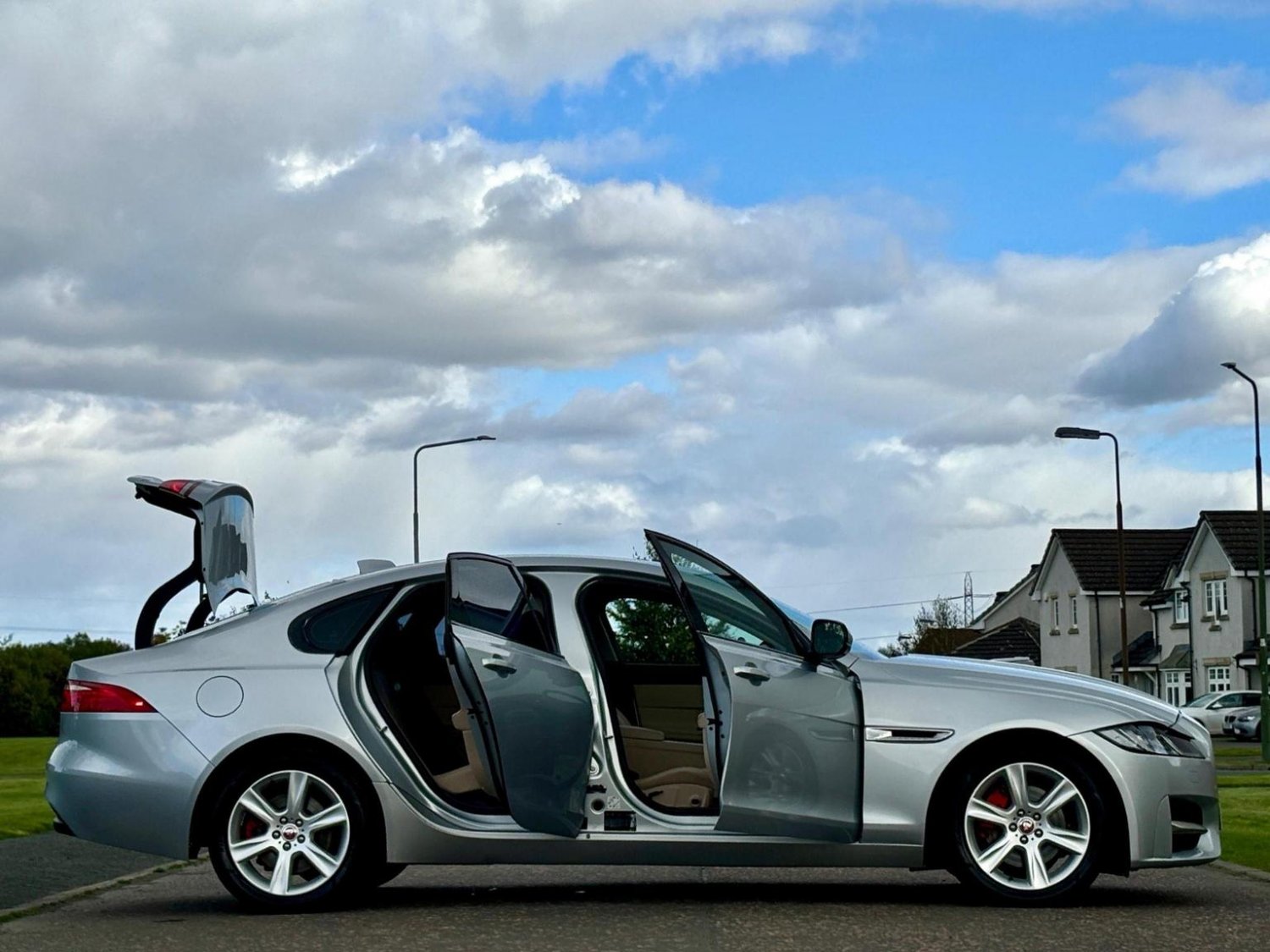 Jaguar XF