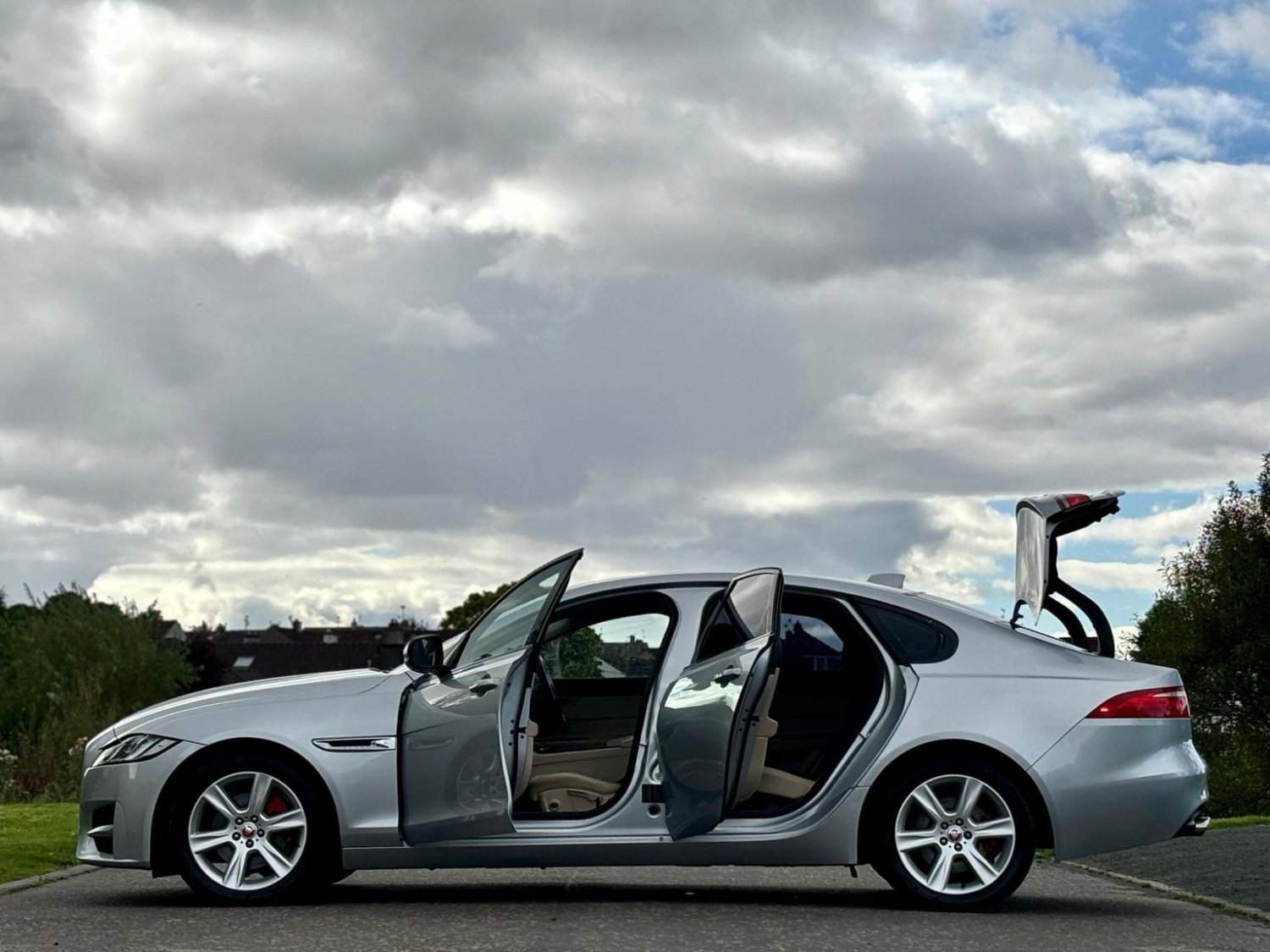 Jaguar XF
