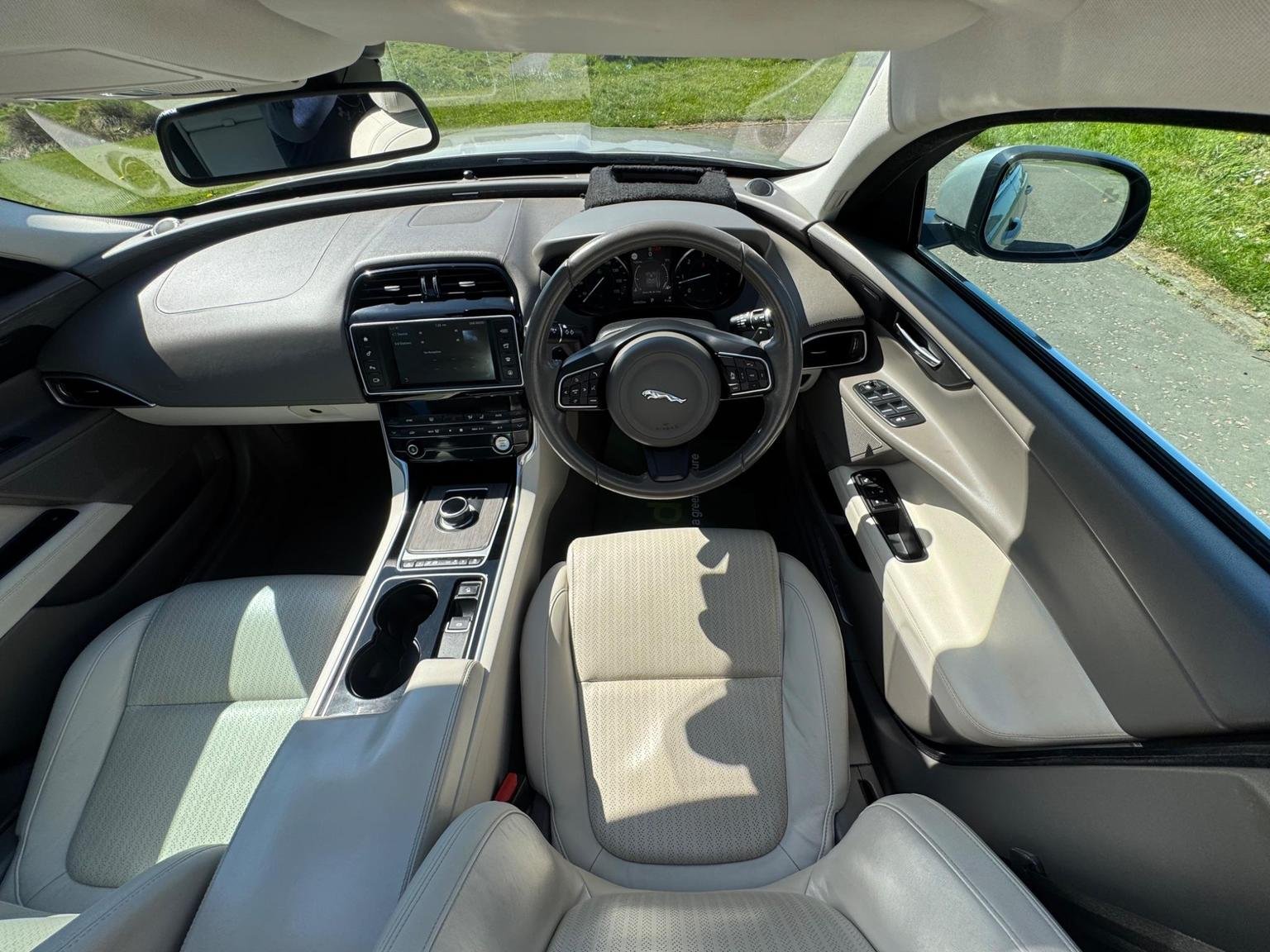 Jaguar XE