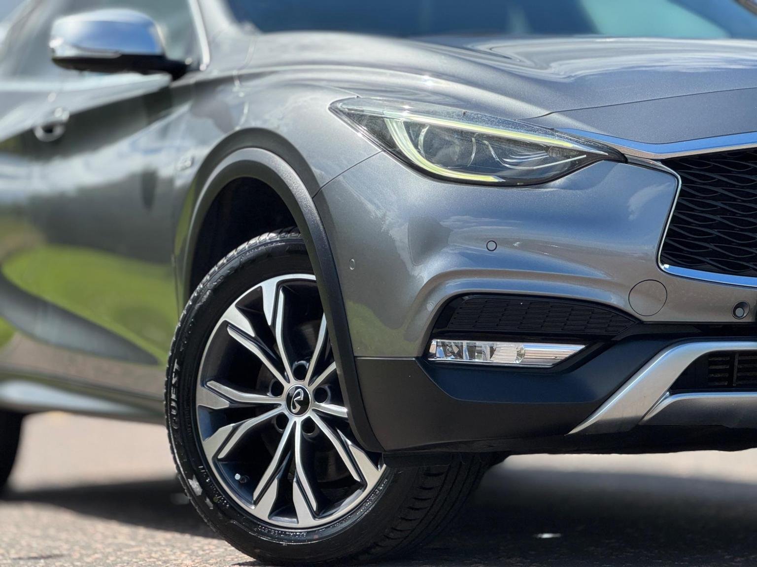 Infiniti QX30