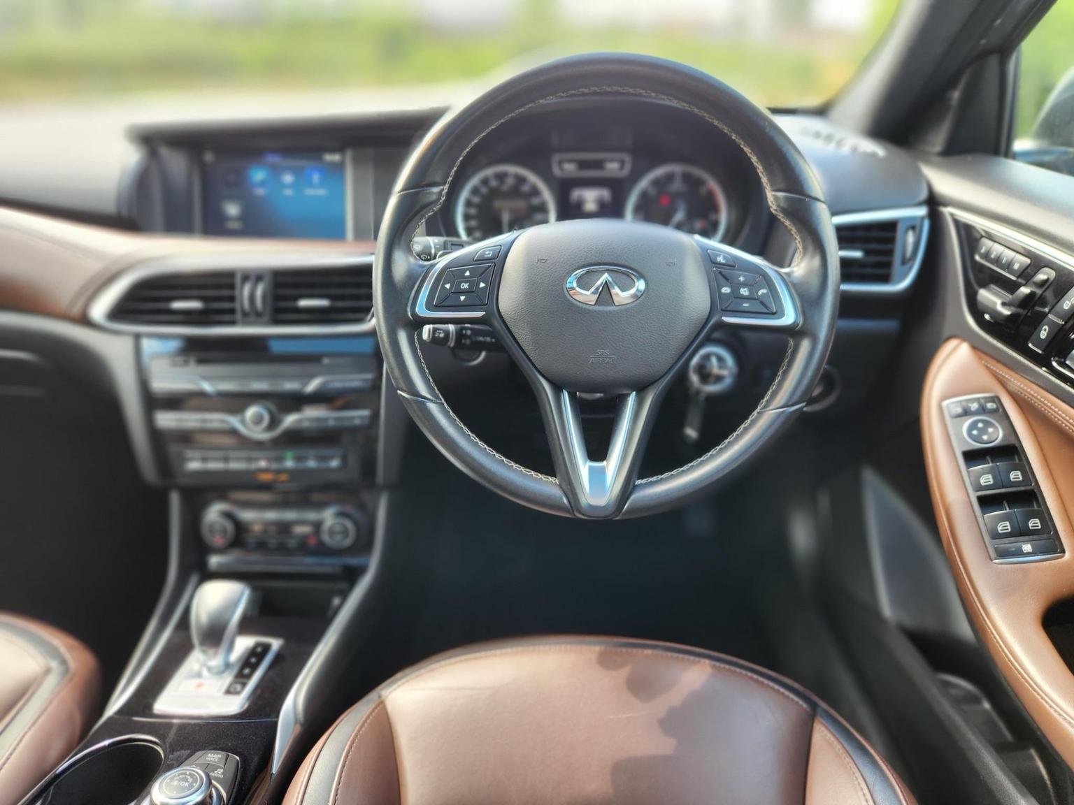 Infiniti QX30