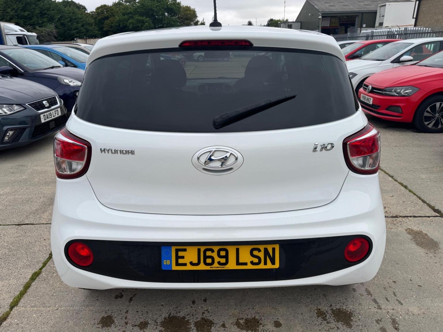 Hyundai i10