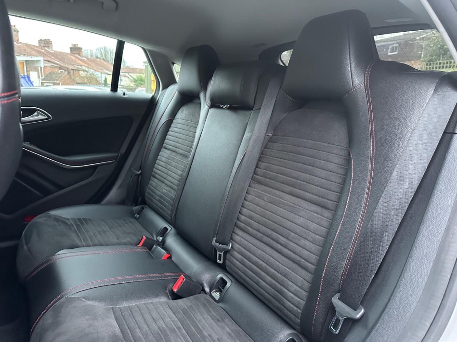 Mercedes Benz CLA