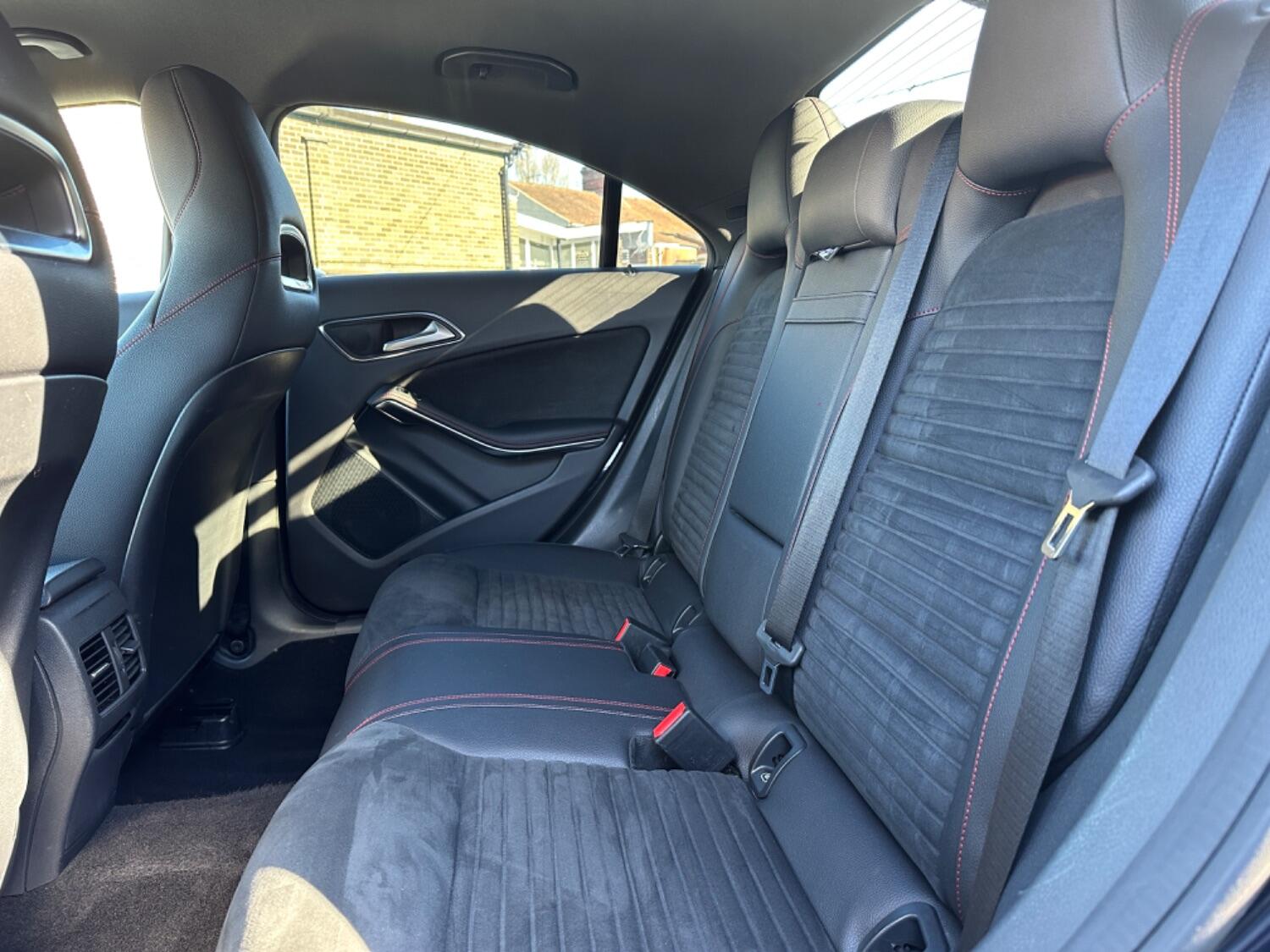 Mercedes Benz CLA