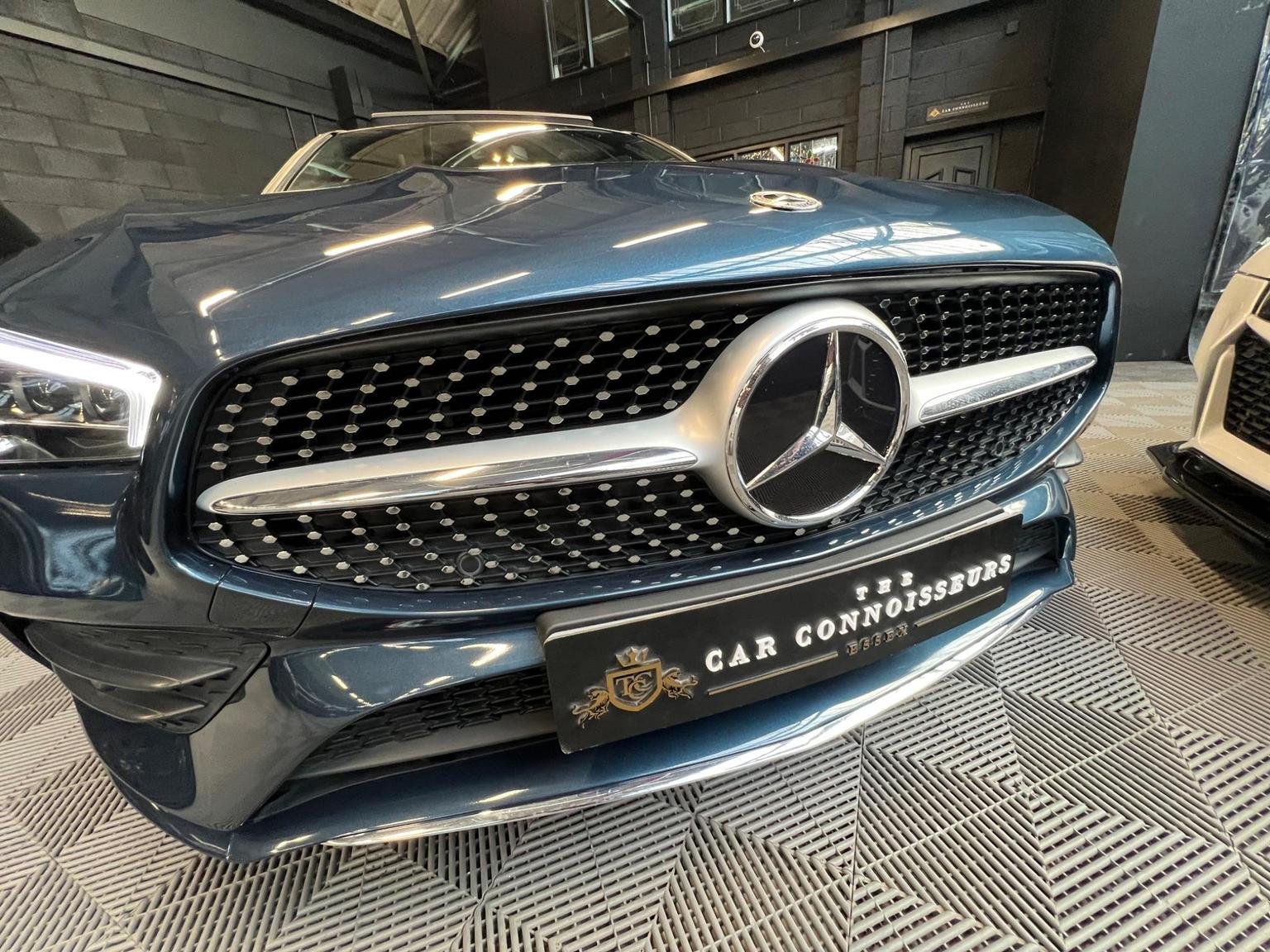 Mercedes Benz CLA