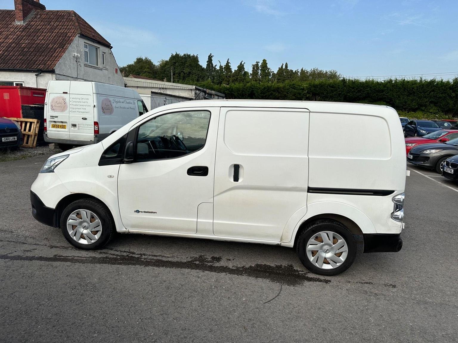 Nissan eNV200