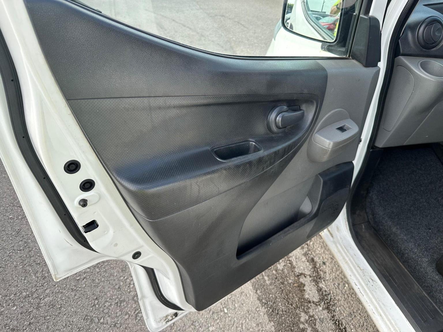 Nissan eNV200