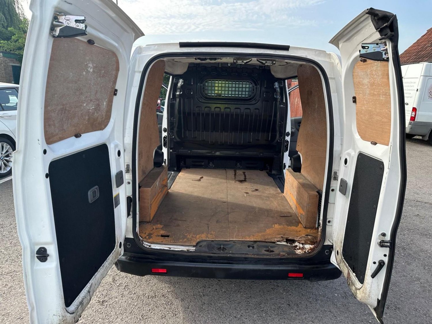 Nissan eNV200