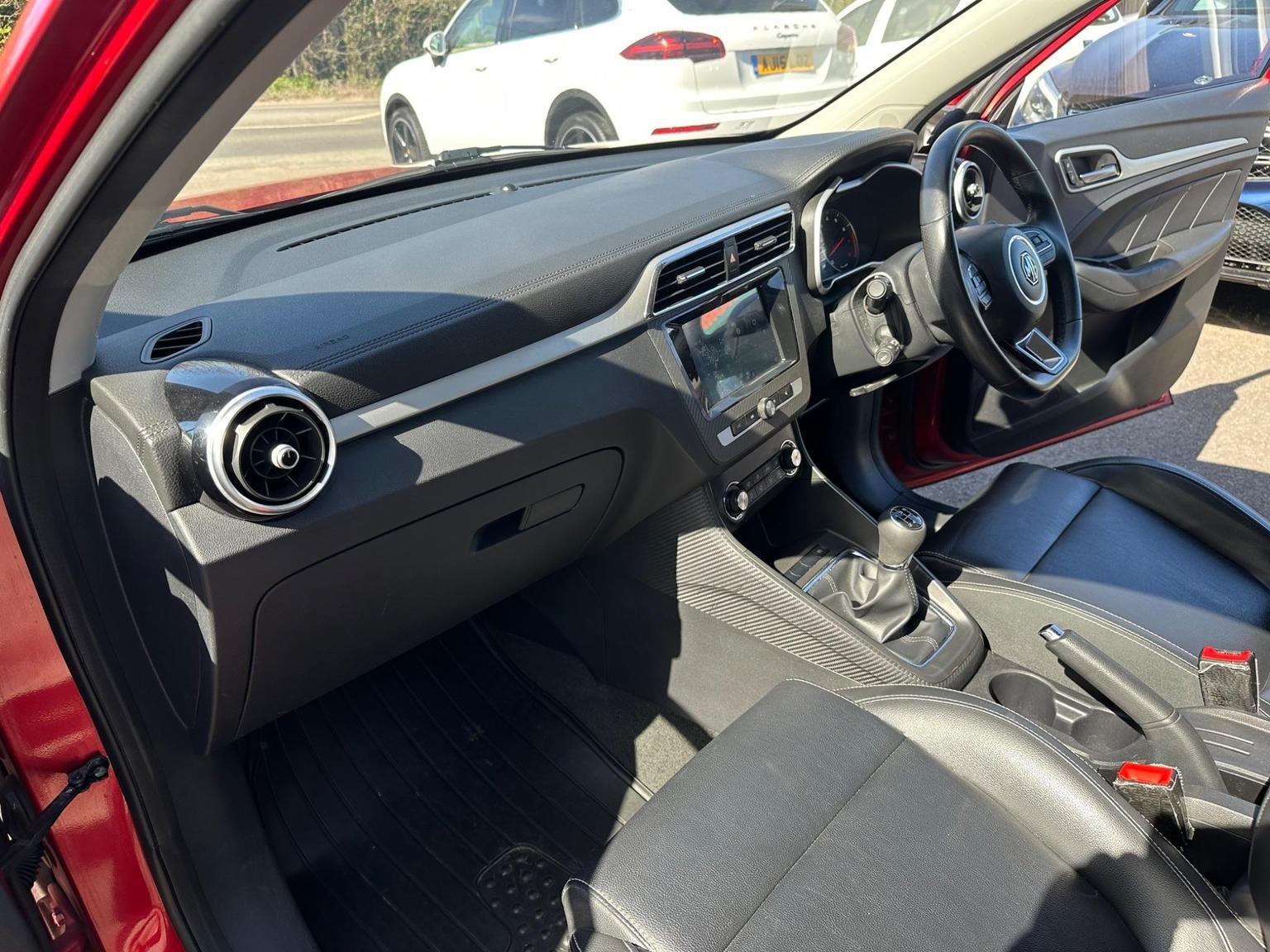 MG ZS