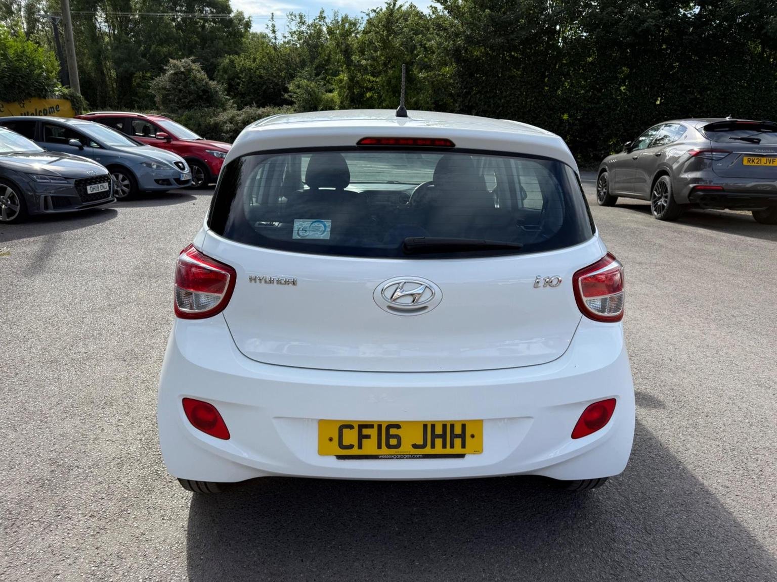Hyundai i10