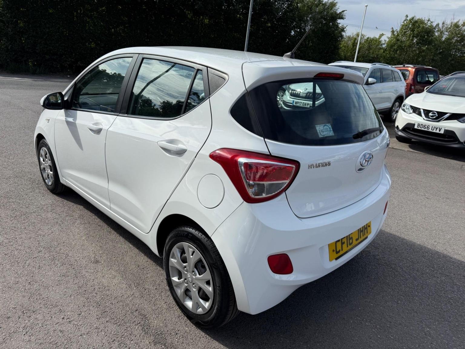 Hyundai i10