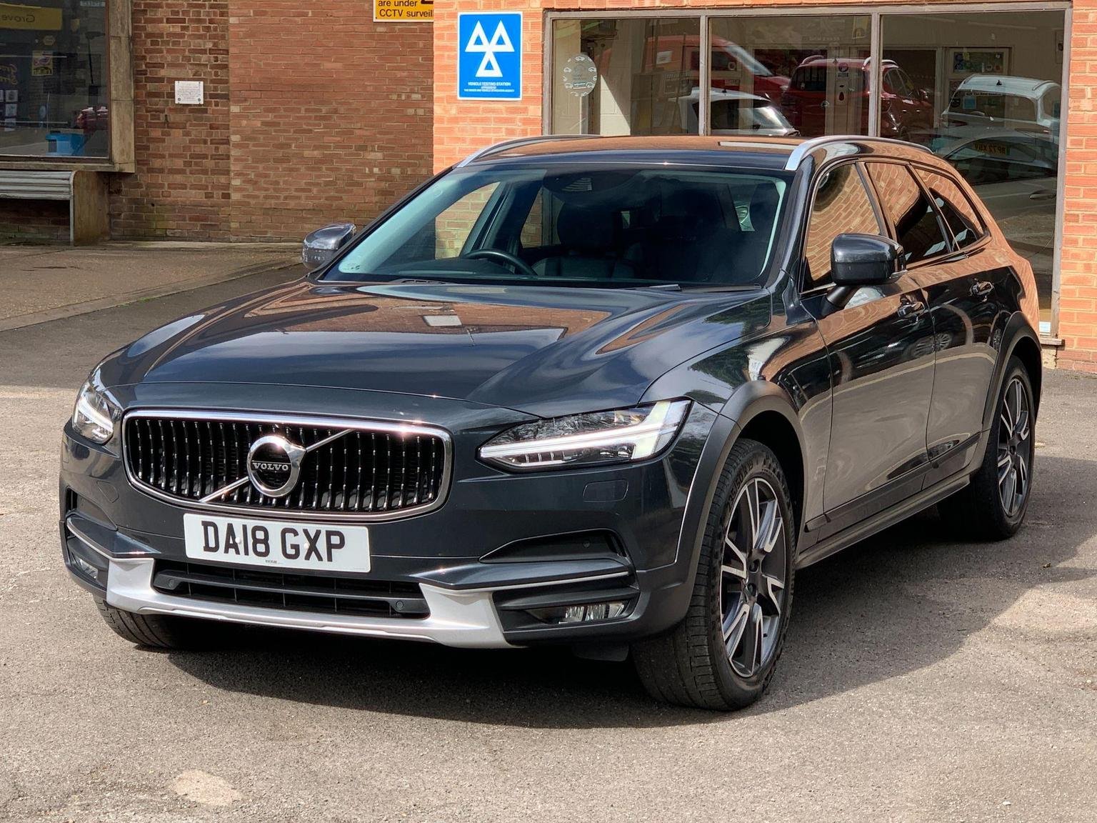 Volvo V90