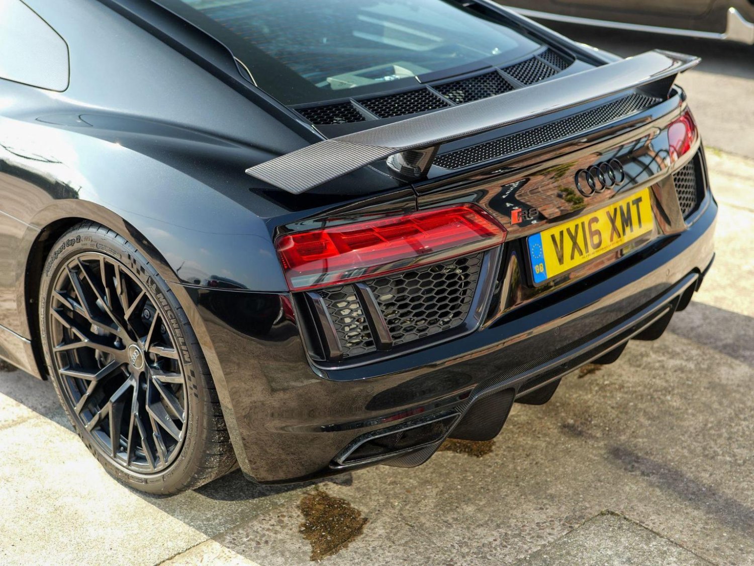 Audi R8