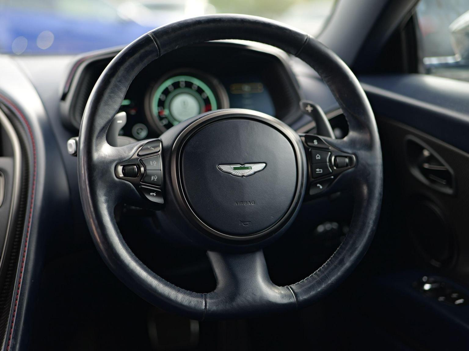 Aston Martin DB11
