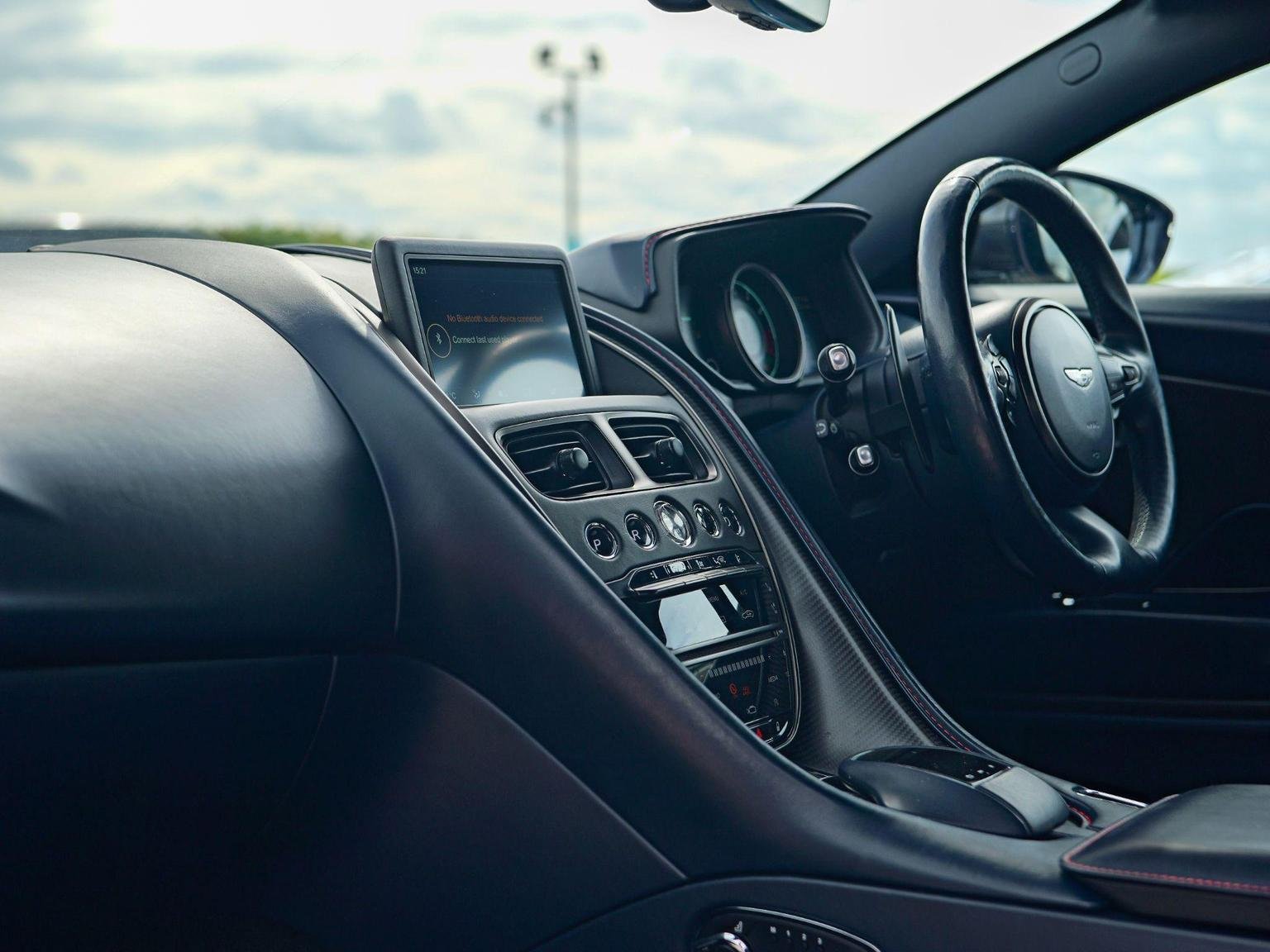 Aston Martin DB11