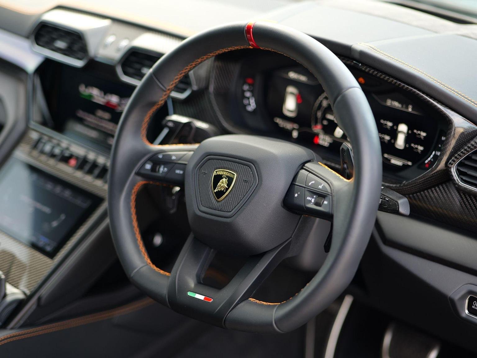 Lamborghini URUS