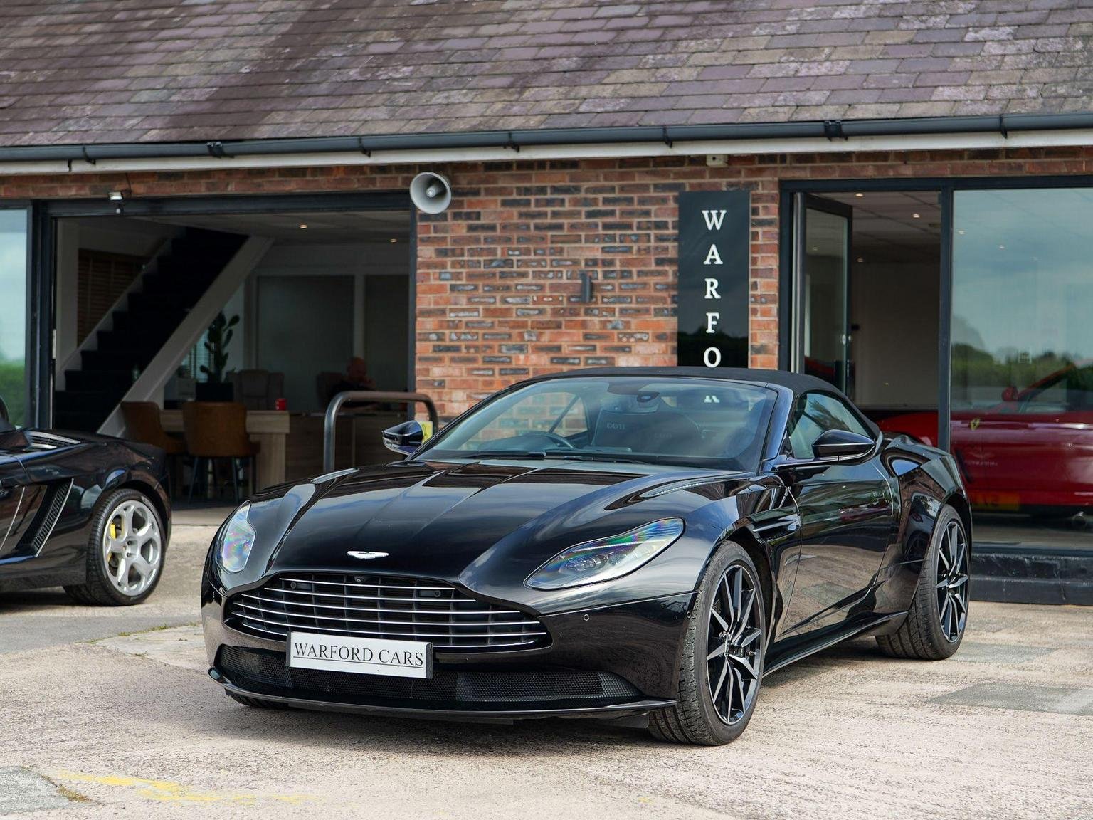 Aston Martin DB11