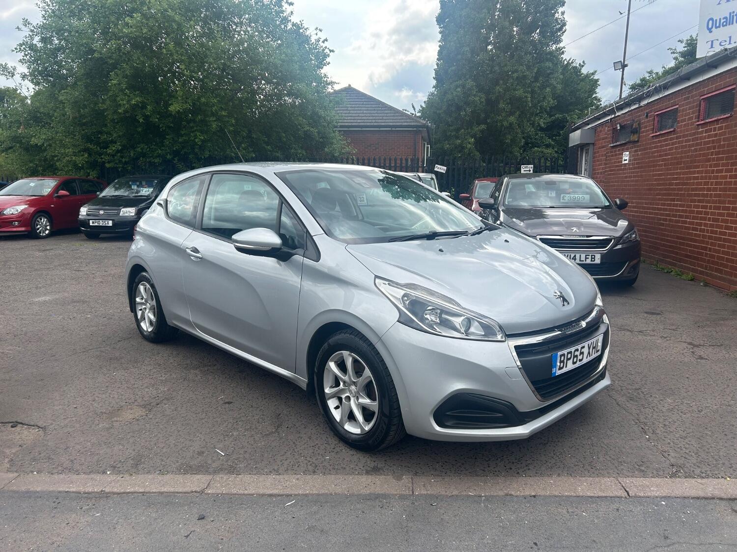 Peugeot 208
