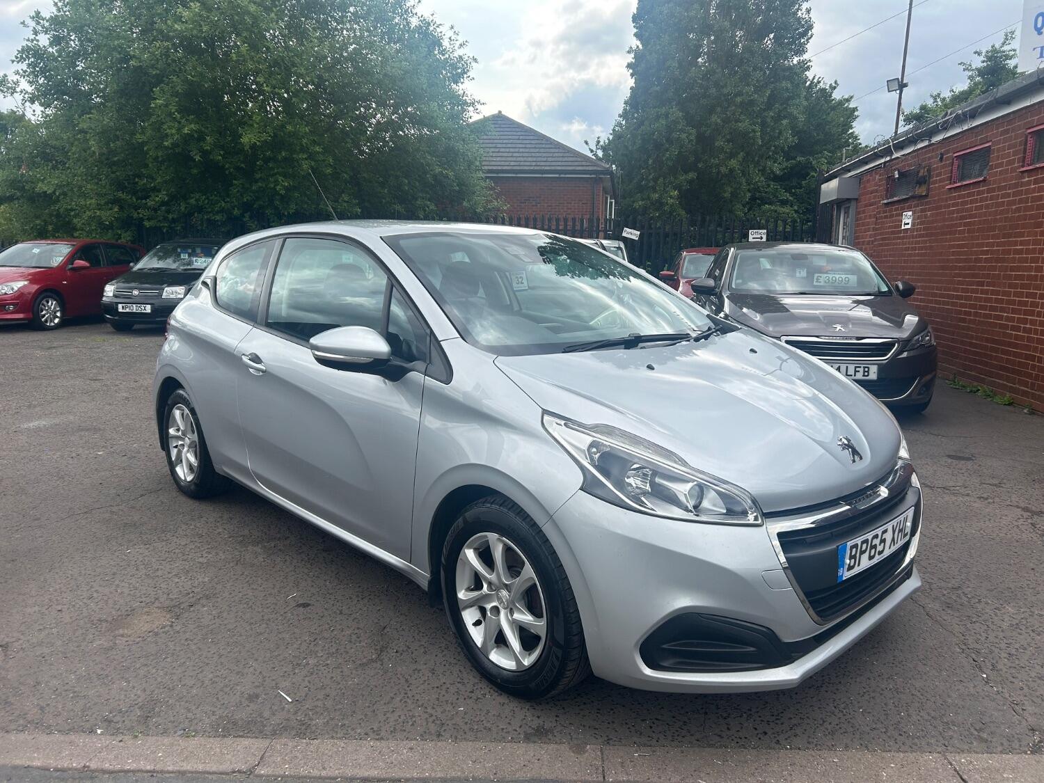 Peugeot 208