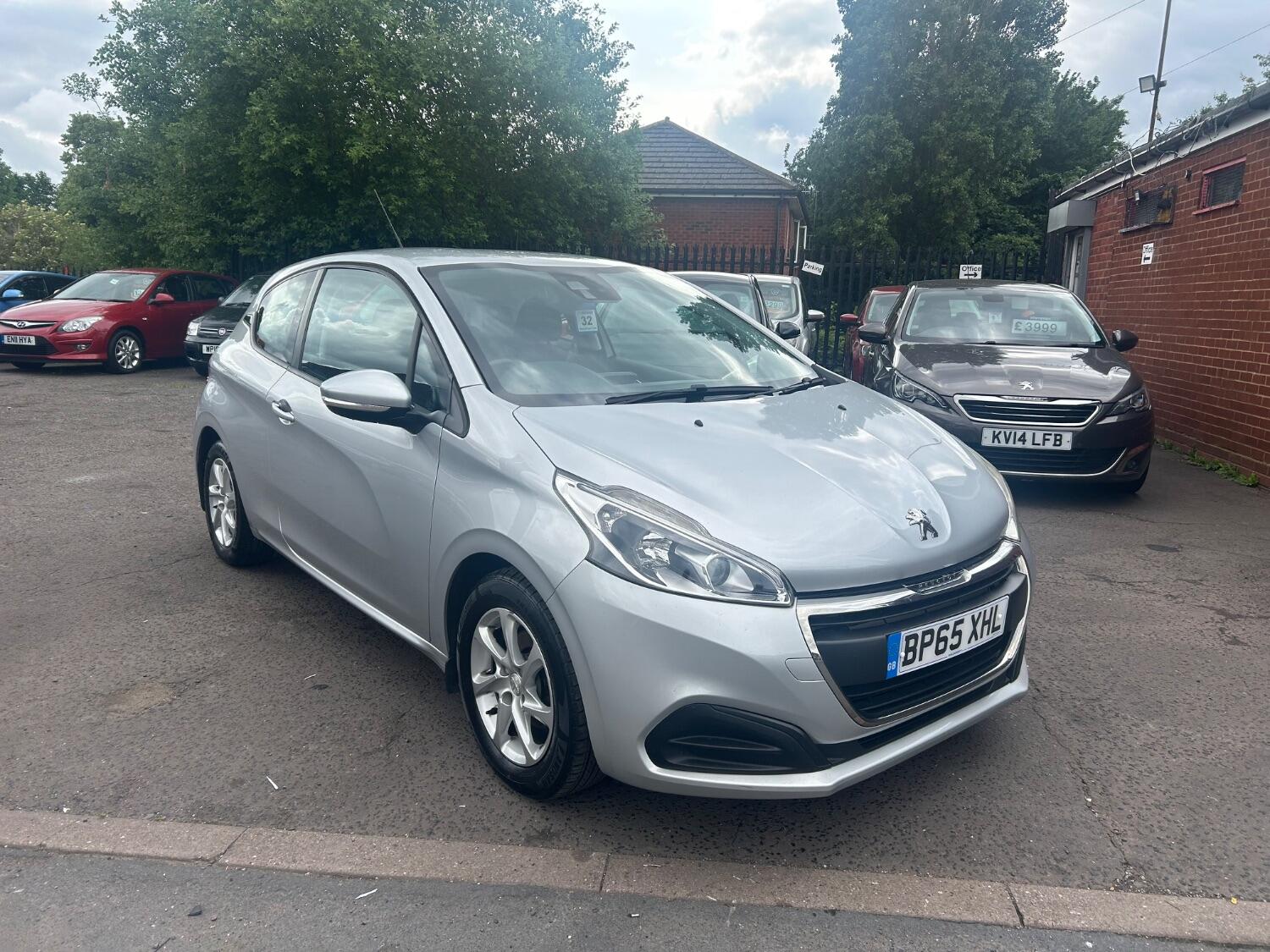 Peugeot 208