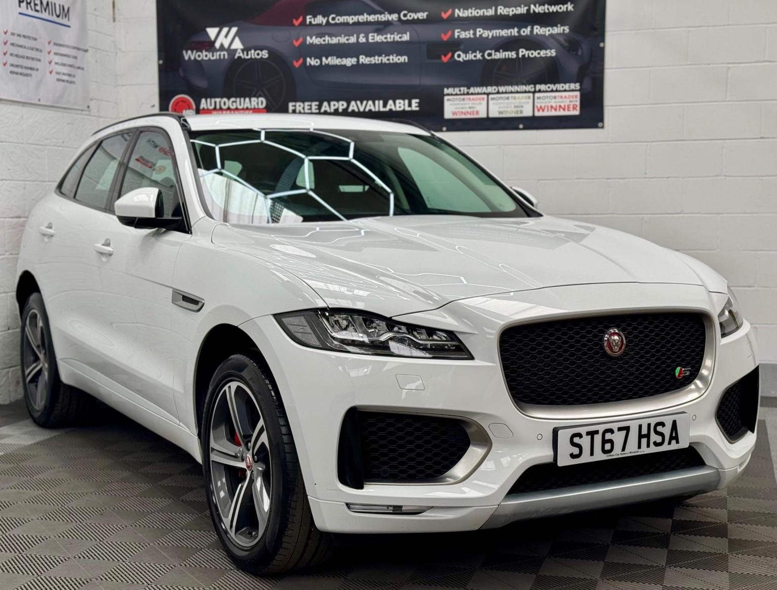 Jaguar F Pace