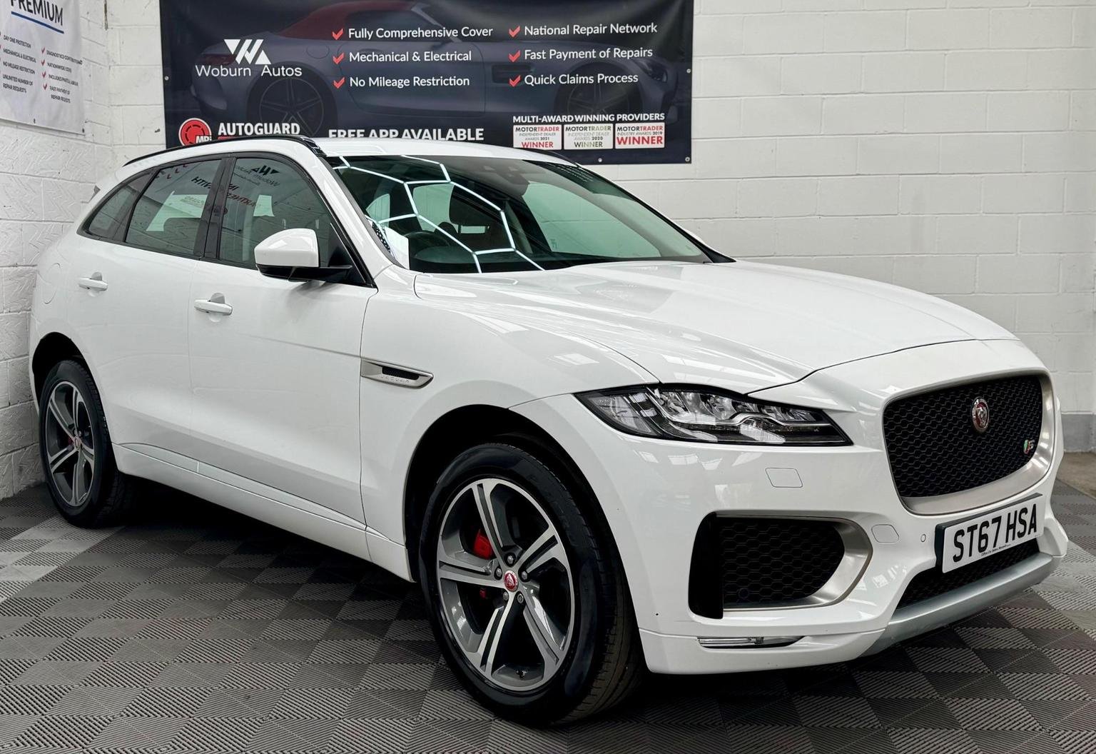 Jaguar F Pace