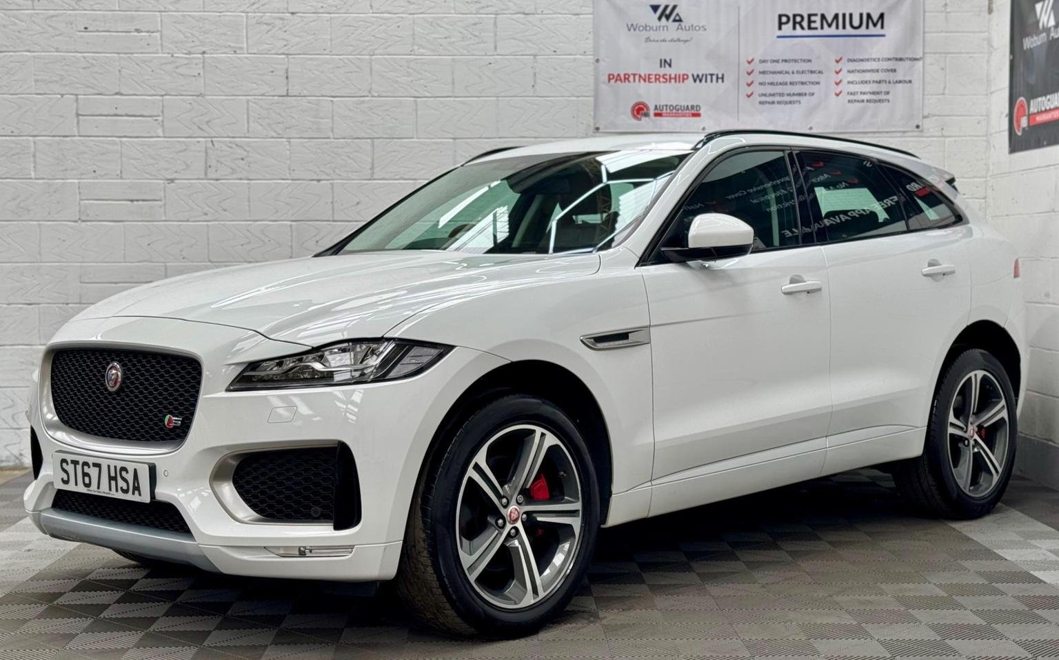 Jaguar F Pace