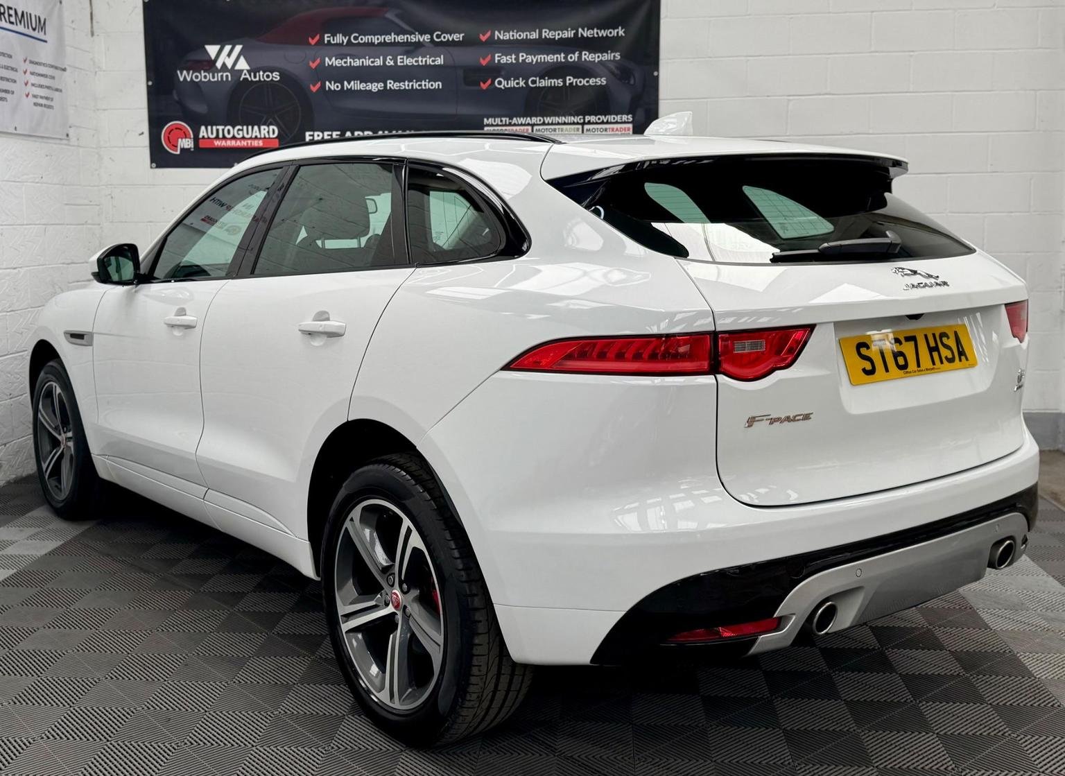 Jaguar F Pace