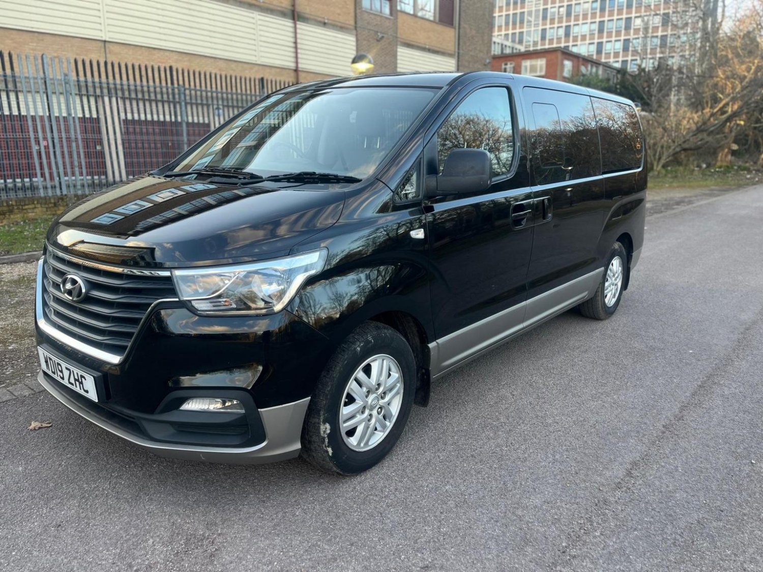 Hyundai i800