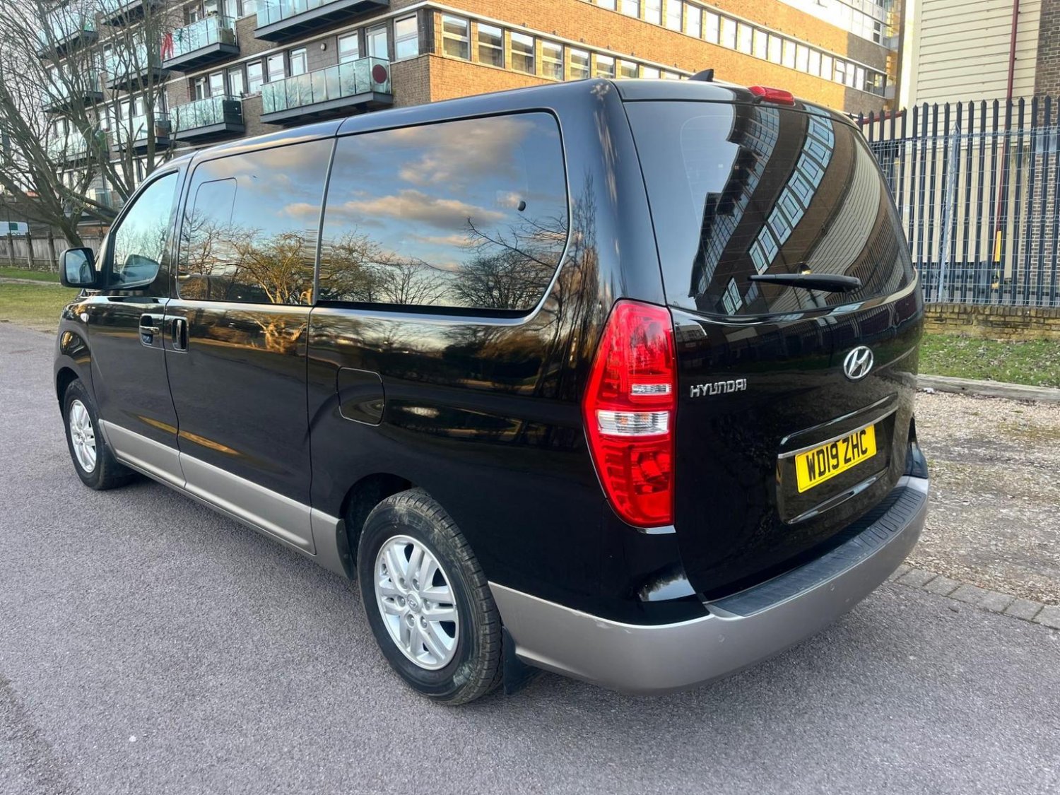 Hyundai i800