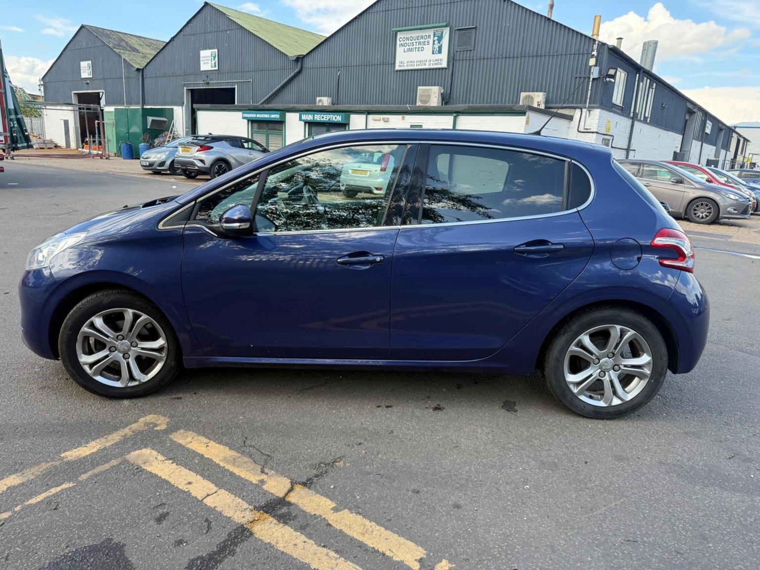 Peugeot 208