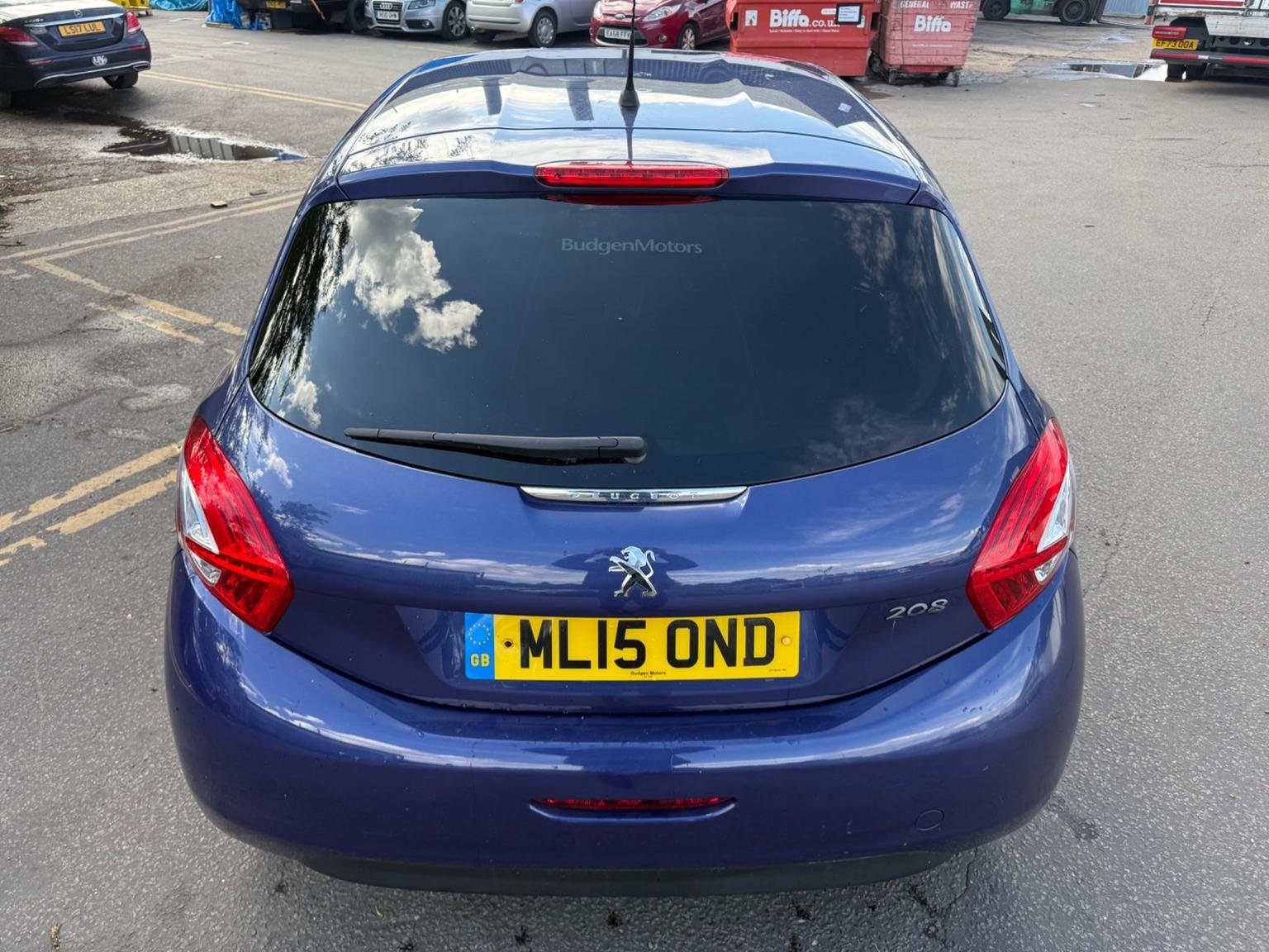 Peugeot 208