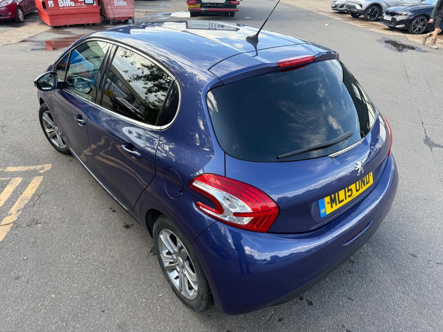 Peugeot 208