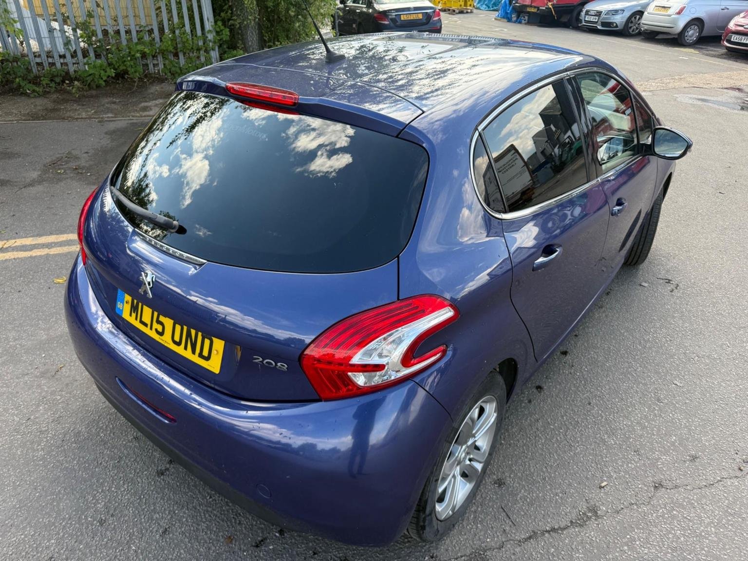 Peugeot 208