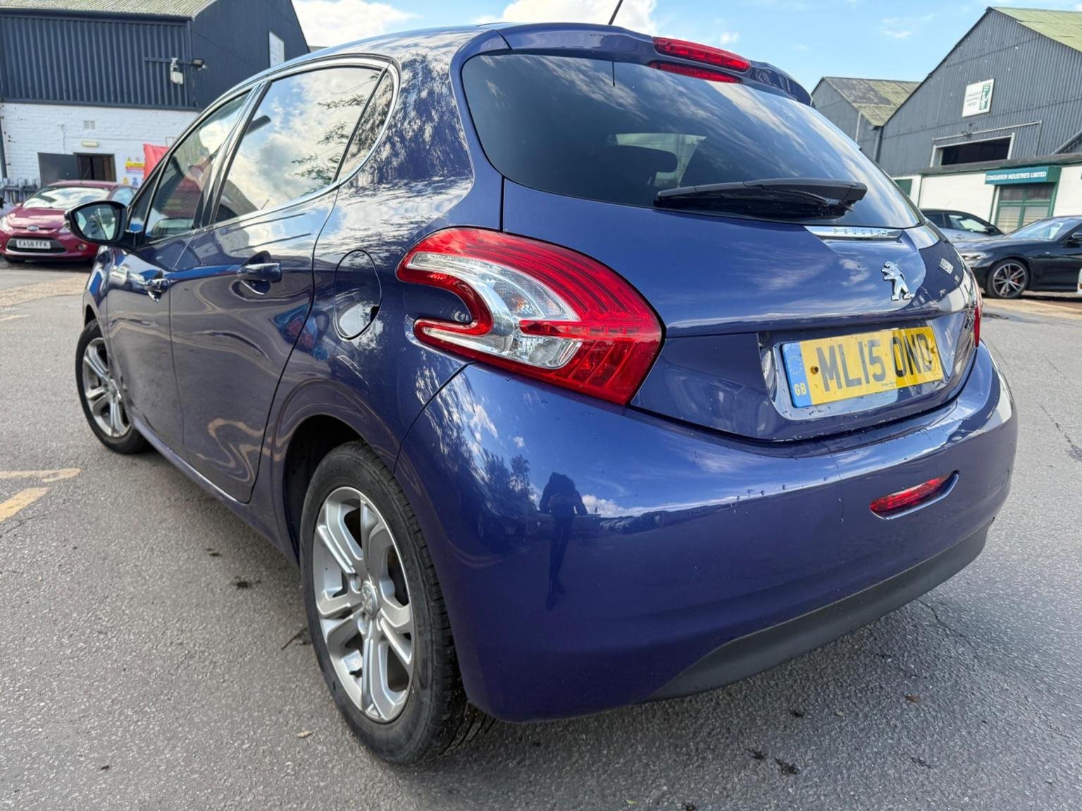 Peugeot 208