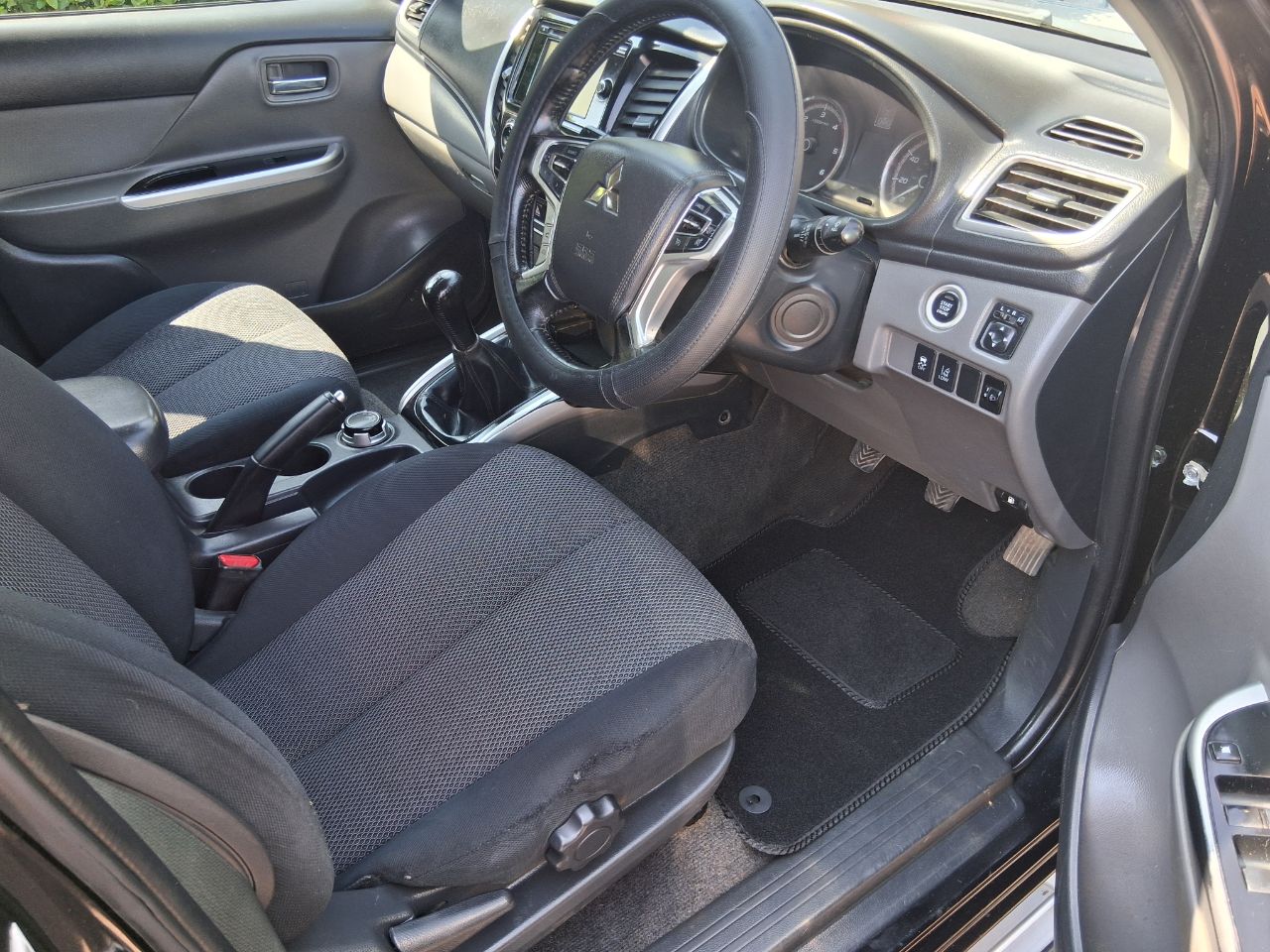 Mitsubishi L200