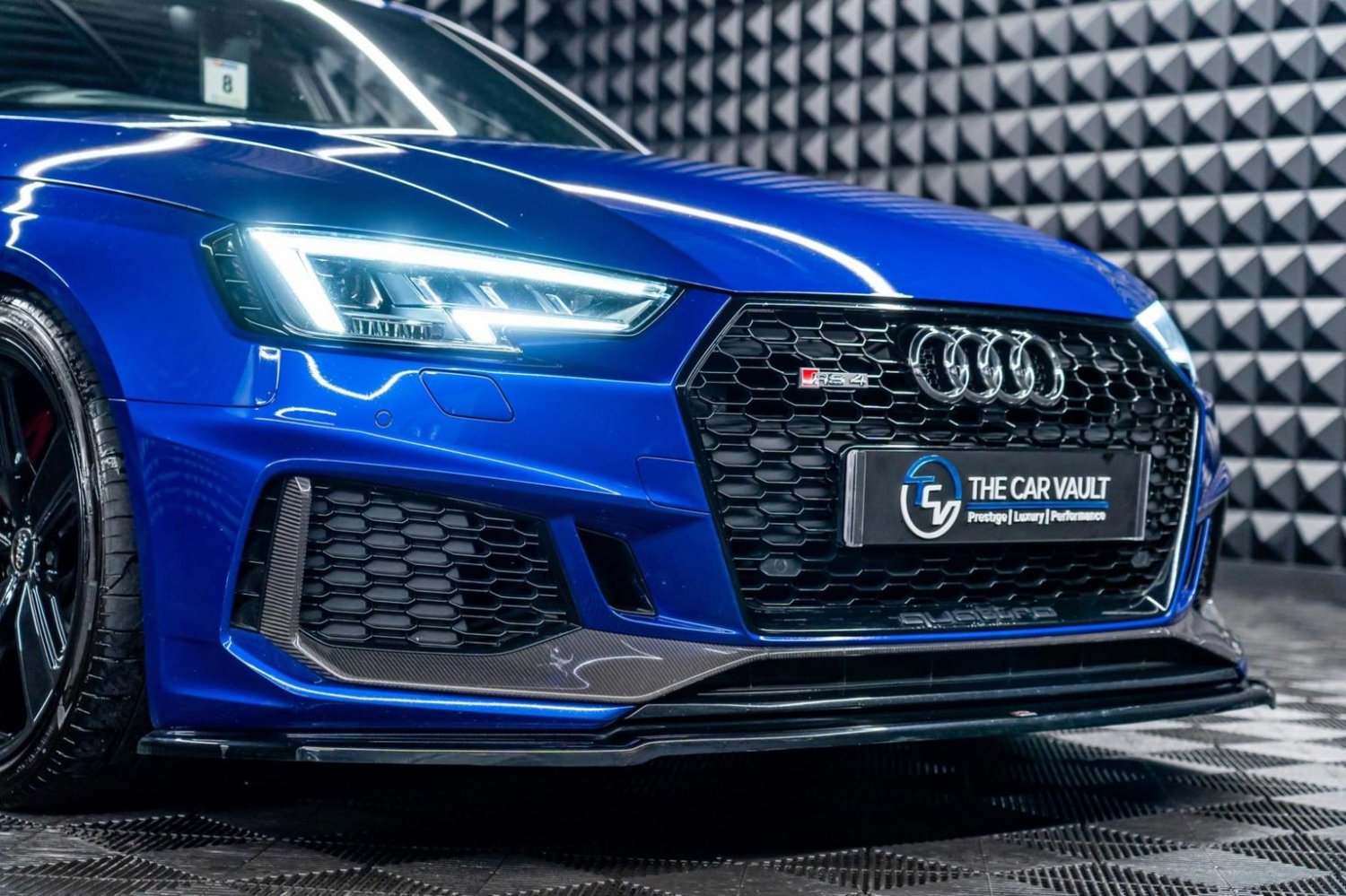 Audi RS4 Saloon