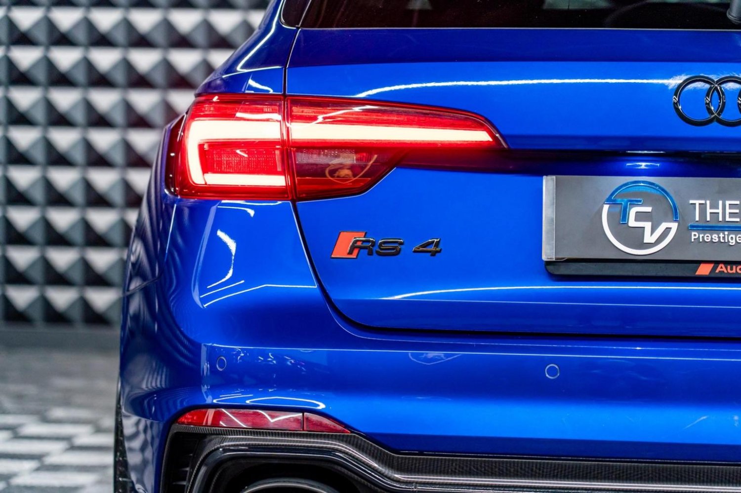 Audi RS4 Saloon