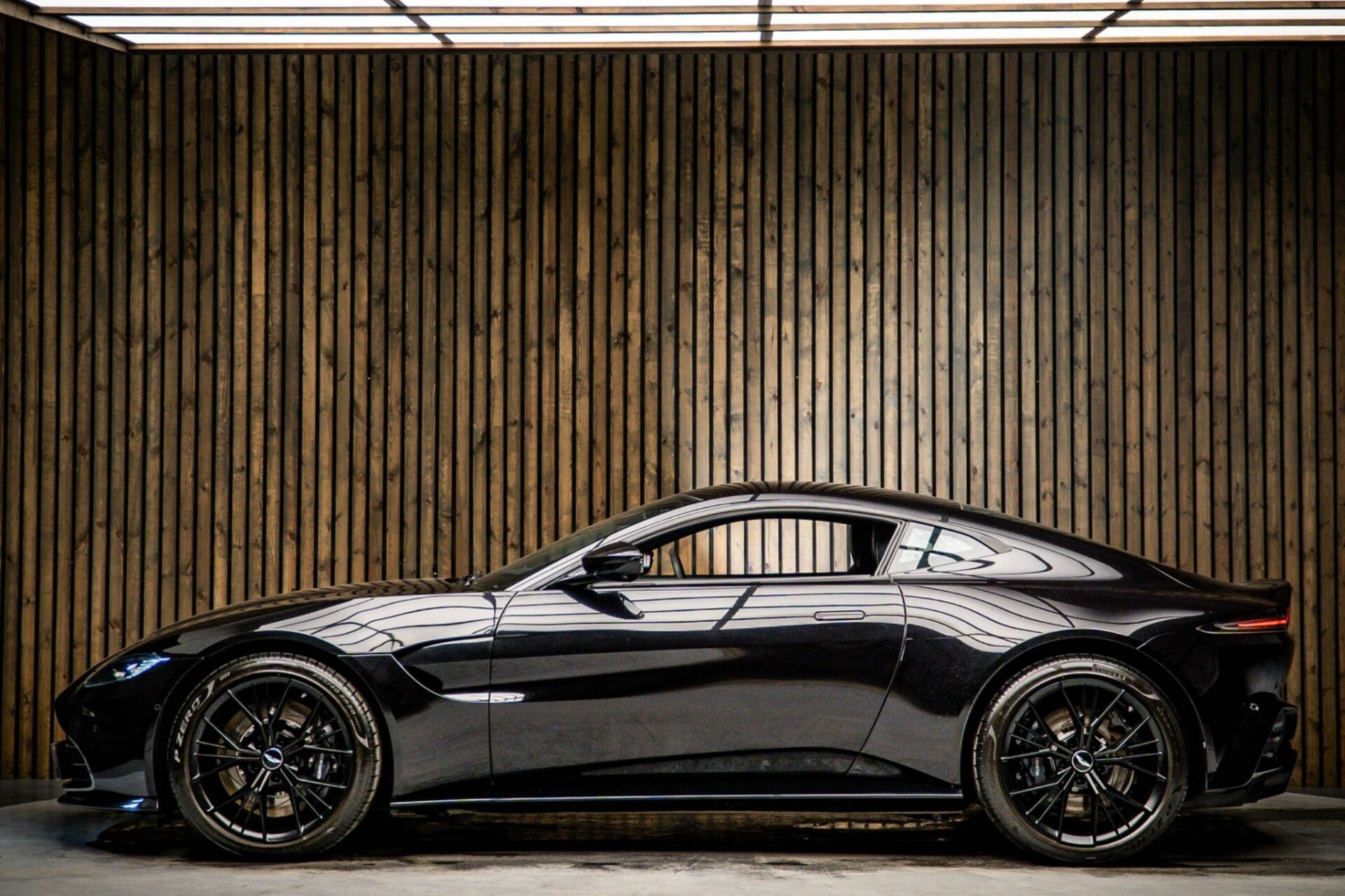 Aston Martin Vantage