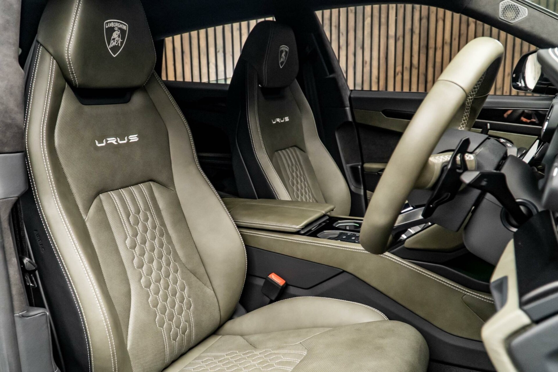 Lamborghini URUS