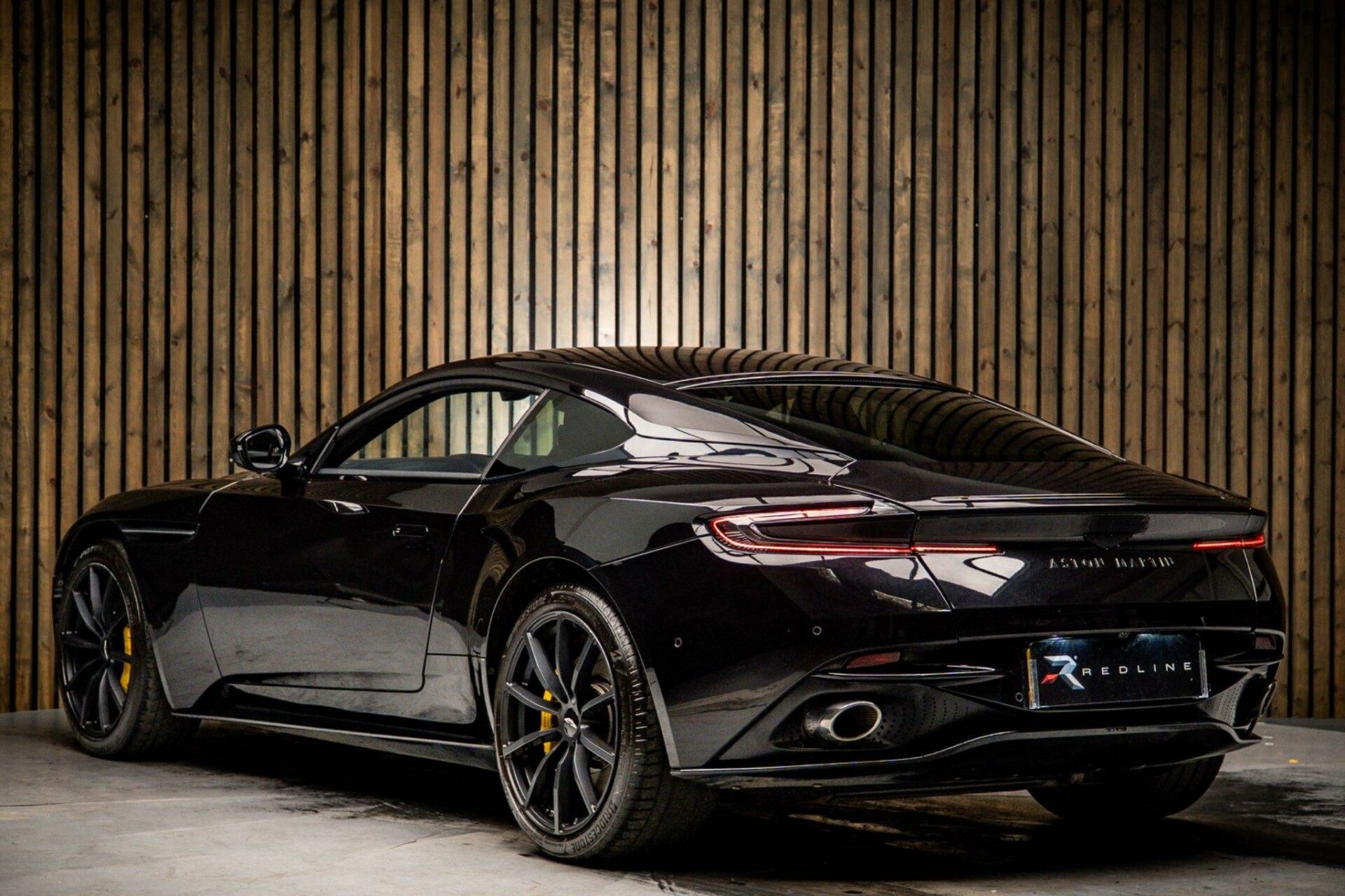 Aston Martin DB11
