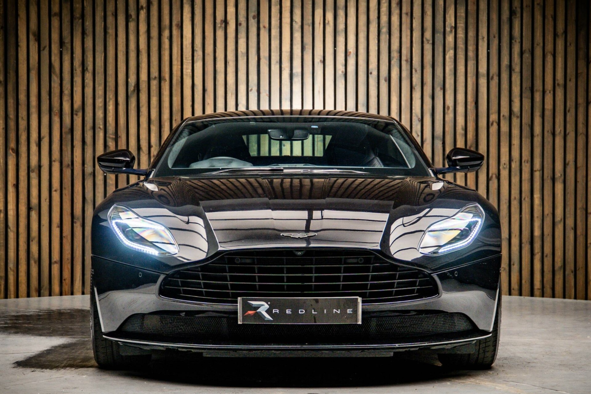Aston Martin DB11